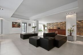 San Isidro Plaza Hotel