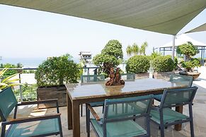 FuramaXclusive Ocean Beach, Seminyak, Bali