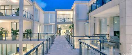 FuramaXclusive Ocean Beach, Seminyak, Bali