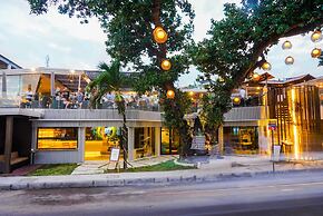 FuramaXclusive Ocean Beach, Seminyak, Bali