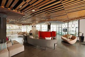 FuramaXclusive Ocean Beach, Seminyak, Bali