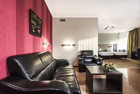 Hotel Victor Pruszków DeSilva