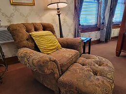 Altland House Inn and Suites