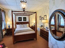 Altland House Inn and Suites