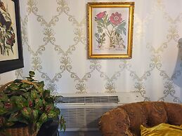 Altland House Inn and Suites