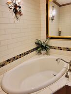 Altland House Inn and Suites