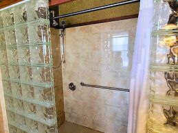 Altland House Inn and Suites