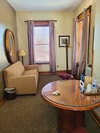 Altland House Inn and Suites