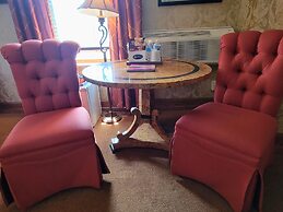 Altland House Inn and Suites