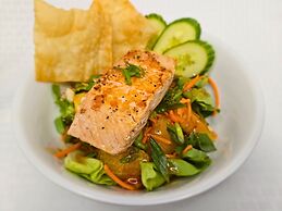 Altland House Inn and Suites