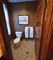 Altland House Inn and Suites