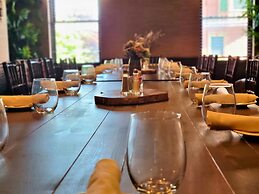 Altland House Inn and Suites