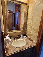 Altland House Inn and Suites