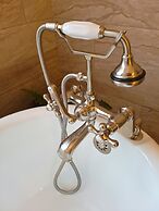 Altland House Inn and Suites