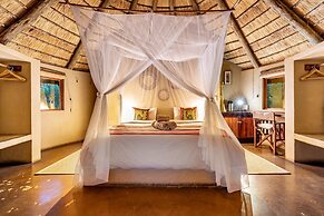 Umlani Bushcamp - Lodge