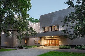 Volynskoye Congress Park