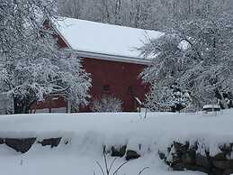 Inn at Pleasant Lake