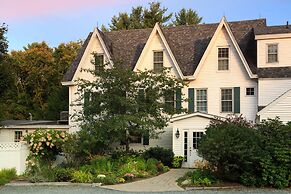 Inn at Pleasant Lake