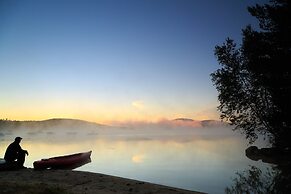 Inn at Pleasant Lake