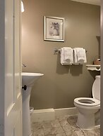 Inn at Pleasant Lake