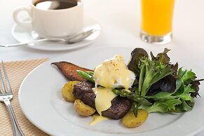 Inn at Pleasant Lake