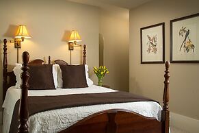 Inn at Pleasant Lake