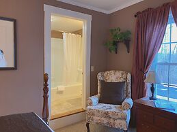 Inn at Pleasant Lake