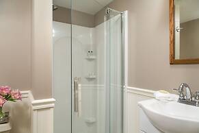 Inn at Pleasant Lake