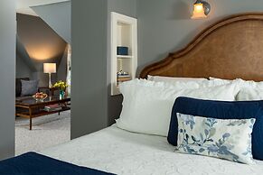 Inn at Pleasant Lake