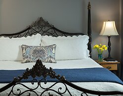 Inn at Pleasant Lake