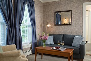 Inn at Pleasant Lake