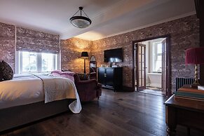 Dumbleton Hall Hotel