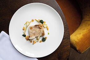 Dumbleton Hall Hotel