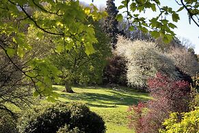Dumbleton Hall Hotel