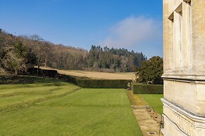Dumbleton Hall Hotel