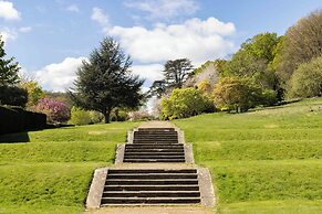 Dumbleton Hall Hotel