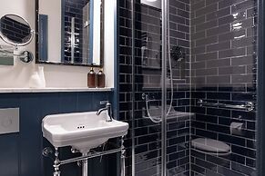 Dumbleton Hall Hotel