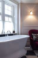 Dumbleton Hall Hotel