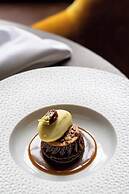 Dumbleton Hall Hotel