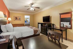 Quality Inn & Suites at The Outlets Mercedes/Weslaco