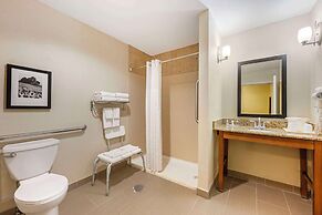 Comfort Suites East Lincoln - Mall Area