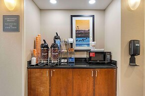 Comfort Suites East Lincoln - Mall Area