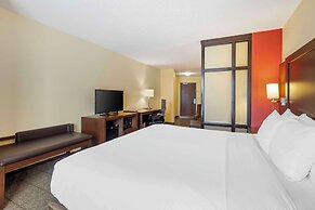 Comfort Suites East Lincoln - Mall Area