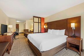 Comfort Suites East Lincoln - Mall Area