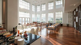 The Suites Hotel Jeju