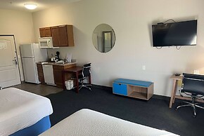 Days Inn & Suites by Wyndham Columbus NE