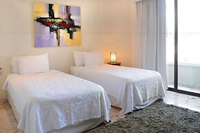 El Taj Oceanfront & Beachside Condo Hotel