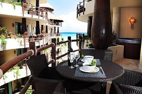 El Taj Oceanfront & Beachside Condo Hotel