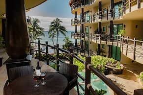 El Taj Oceanfront & Beachside Condo Hotel