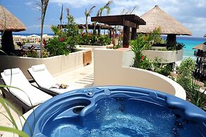 El Taj Oceanfront & Beachside Condo Hotel